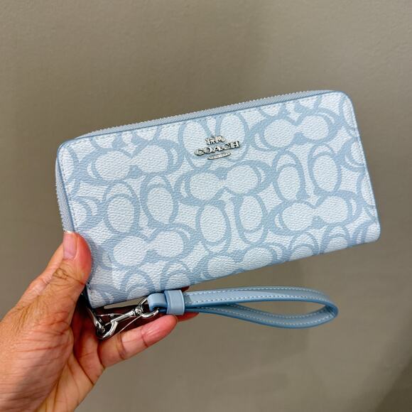 Coach CBO02 Long Zip Around Wallet In Sketch Signature Canvas blue - Picture 1 of 11